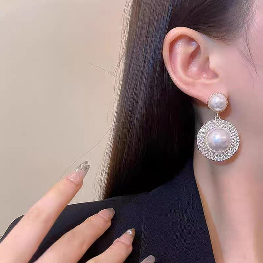 Pearl White Earing